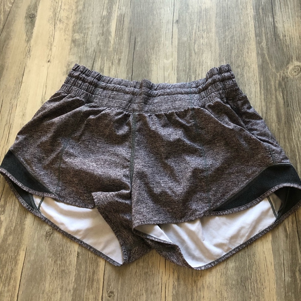 Lululemon High Rise Hotty Hot Shorts 2.5”